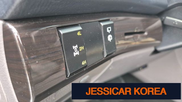 2016 KG Mobility Korando Turismo - Thumbnail 4