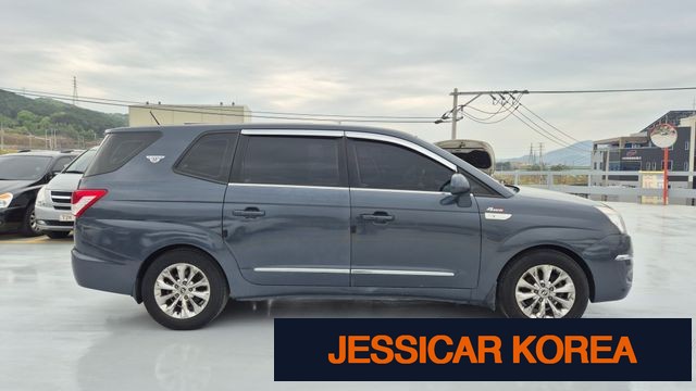 2016 KG Mobility Korando Turismo - Thumbnail 6