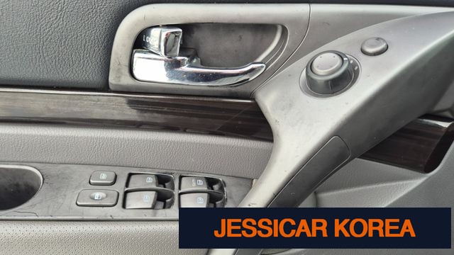 2016 KG Mobility Korando Turismo - Thumbnail 10
