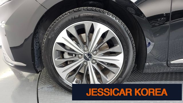 2022 Kia K8 - Thumbnail 5