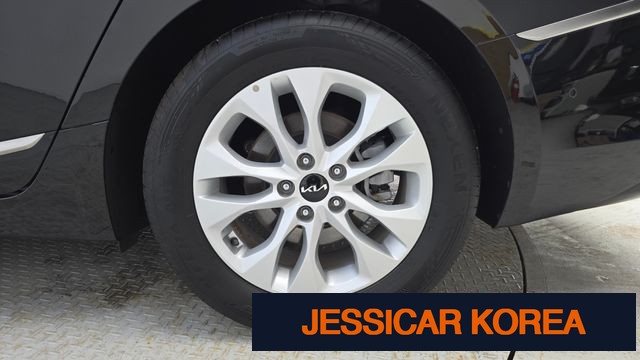 2023 Kia K8 - Thumbnail 5