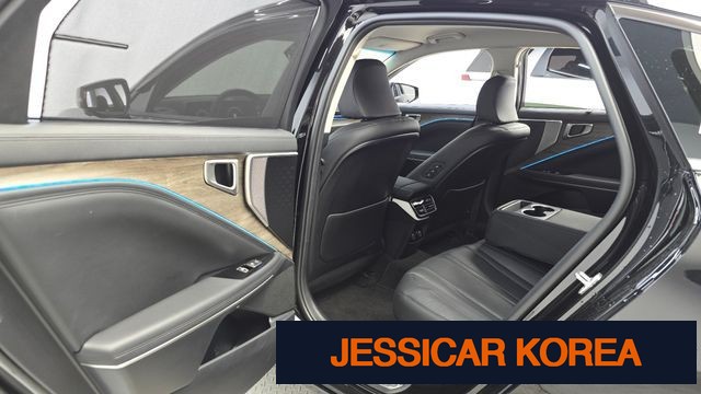 2023 Kia K8 - Thumbnail 10