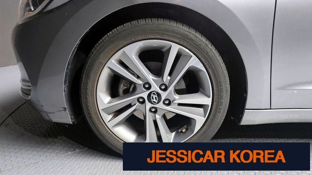 2017 Hyundai Avante AD - Thumbnail 5