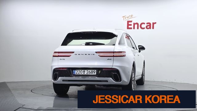 2023 Genesis GV70 - Thumbnail 8