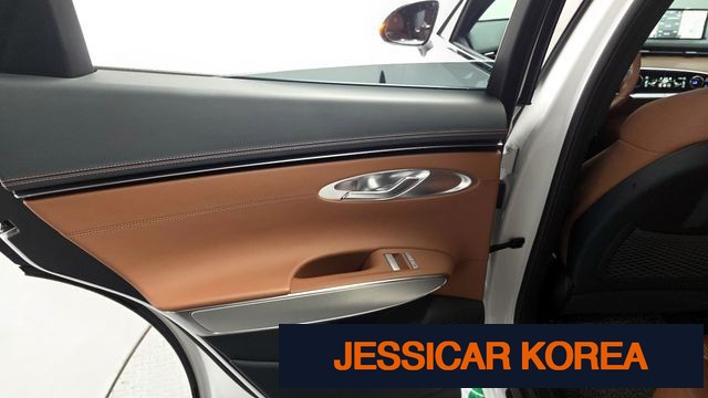 2023 Genesis GV70 - Thumbnail 10