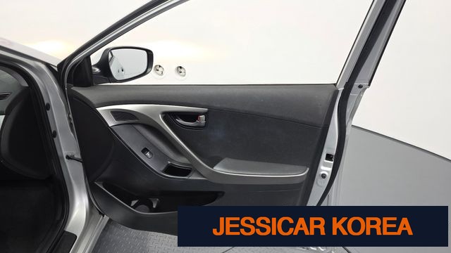 2012 Hyundai Avante MD - Thumbnail 4