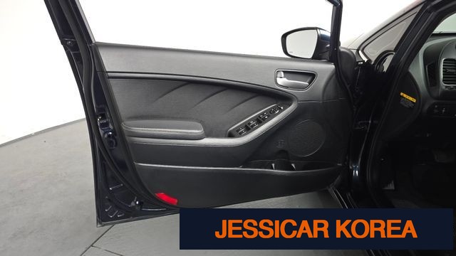 2017 Kia The New K3 - Thumbnail 7