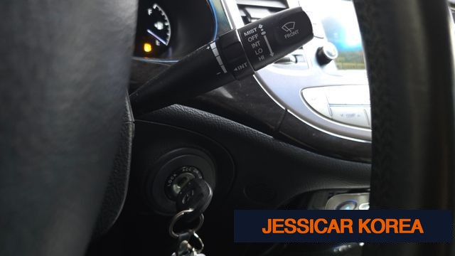 2012 Hyundai Genesis - Thumbnail 9