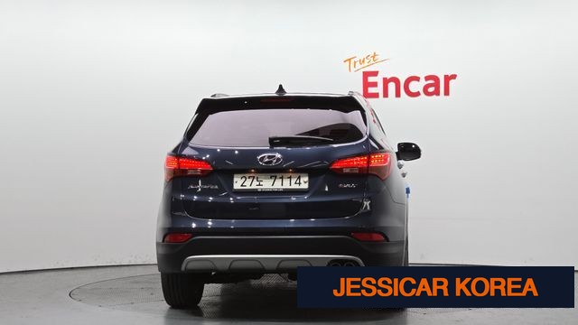 2015 Hyundai Santa Fe DM - Thumbnail 3