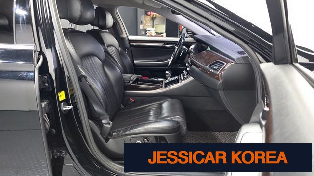 2016 Genesis EQ900 - Thumbnail 9