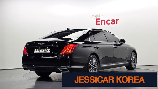2016 Genesis EQ900 - Thumbnail 10