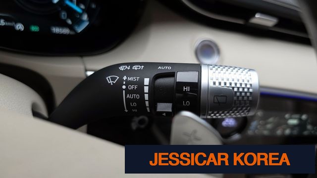 2024 Genesis GV70 - Thumbnail 2