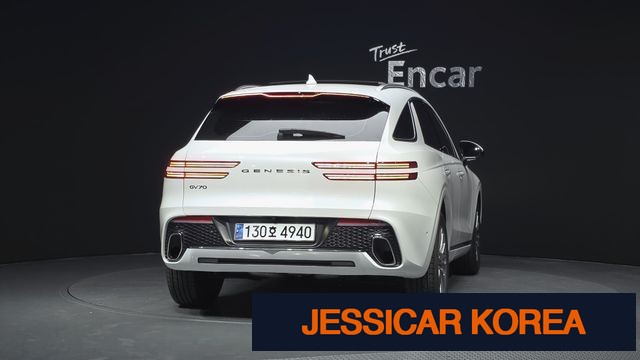 2024 Genesis GV70 - Thumbnail 5