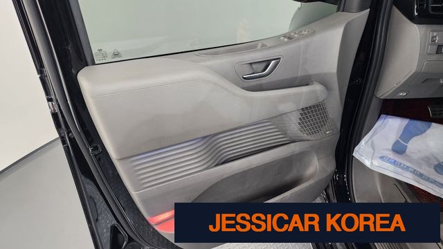 2022 Hyundai Staria - Thumbnail 9