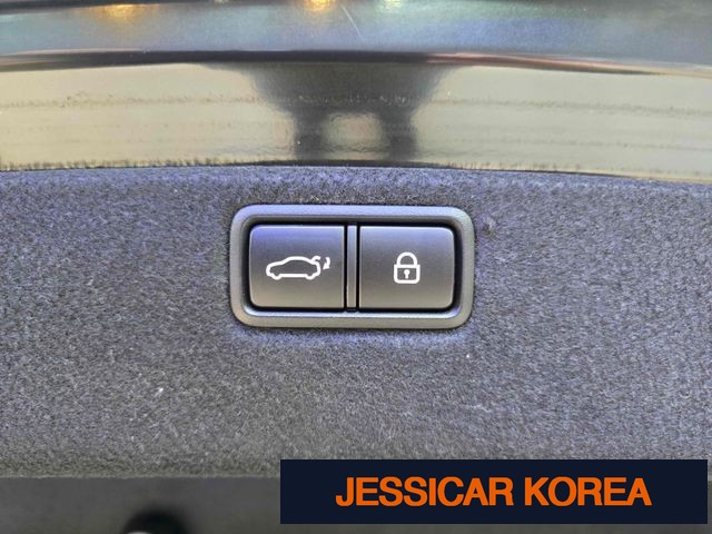 2016 Hyundai Genesis DH - Thumbnail 3