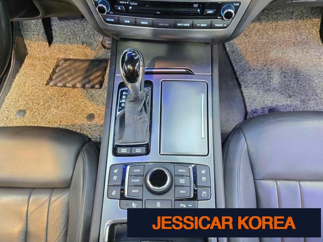 2016 Hyundai Genesis DH - Thumbnail 9