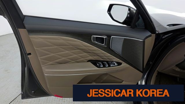 2023 Kia K8 - Thumbnail 2