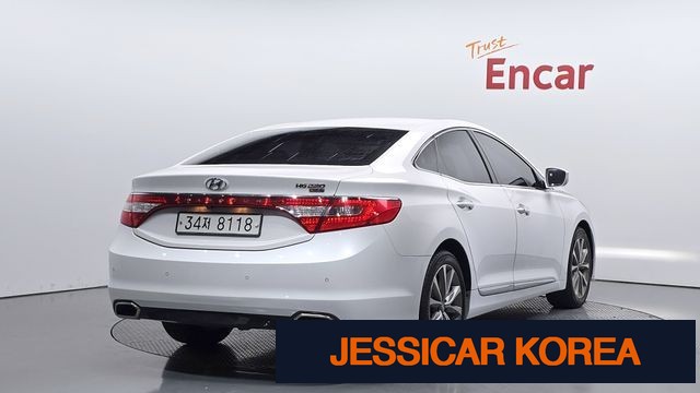 2016 Hyundai Grandeur HG - Thumbnail 2