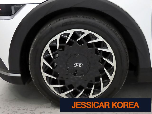 2023 Hyundai Ioniq 5 - Thumbnail 2