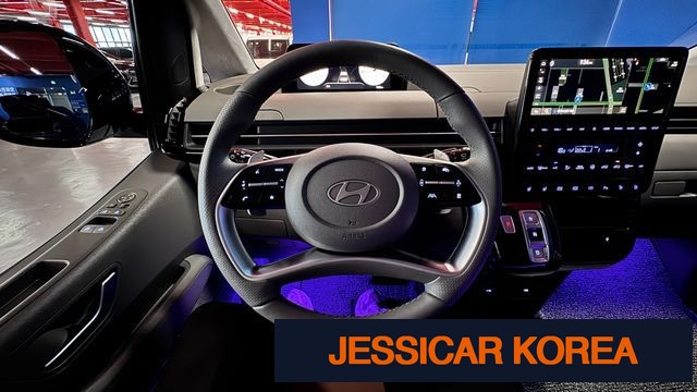 2025 Hyundai Staria - Thumbnail 2