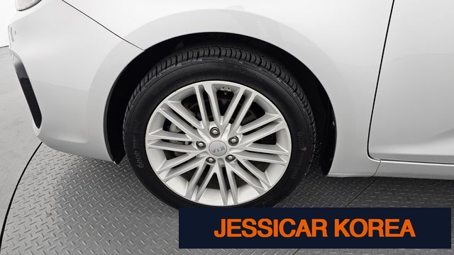 2017 Kia The New Karen's - Thumbnail 2