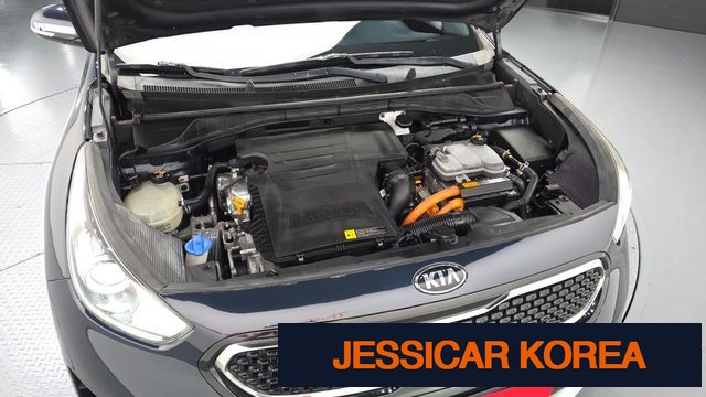 2017 Kia Niro - Thumbnail 9