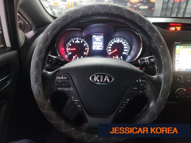 2015 Kia K3 - Thumbnail 3
