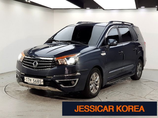 2017 KG Mobility Korando Turismo - Thumbnail 4