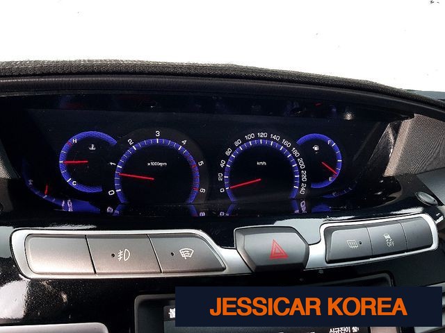 2017 KG Mobility Korando Turismo - Thumbnail 6