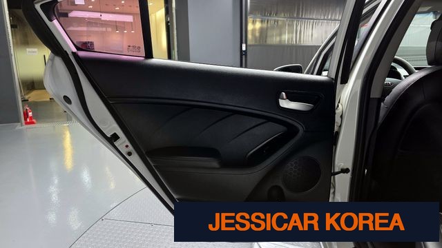 2014 Kia K3 - Thumbnail 4