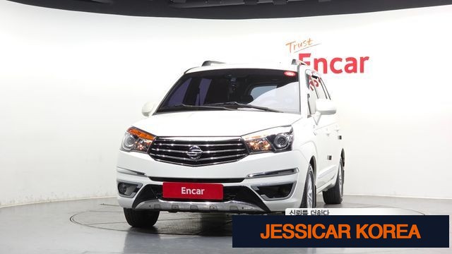 2018 KG Mobility Korando Turismo - Thumbnail 7