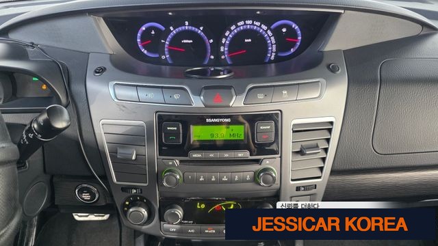 2018 KG Mobility Korando Turismo - Thumbnail 10