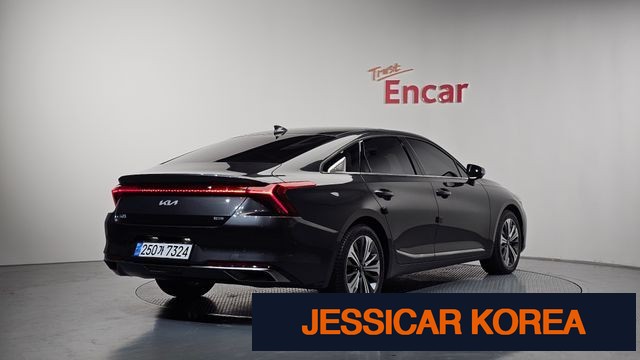 2022 Kia K8 Hybrid - Thumbnail 2
