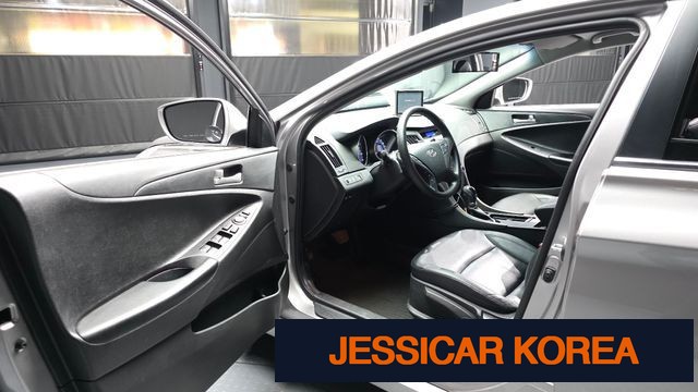 2012 Hyundai YF Sonata - Thumbnail 5
