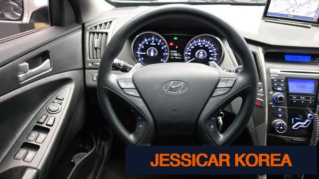 2012 Hyundai YF Sonata - Thumbnail 6