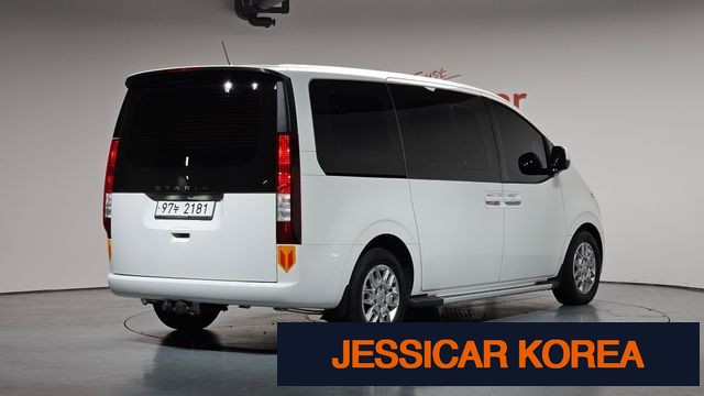 2022 Hyundai Staria - Thumbnail 9