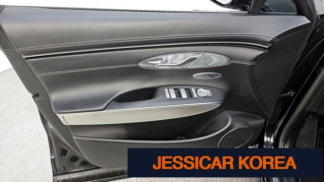 2021 Genesis GV70 - Thumbnail 2