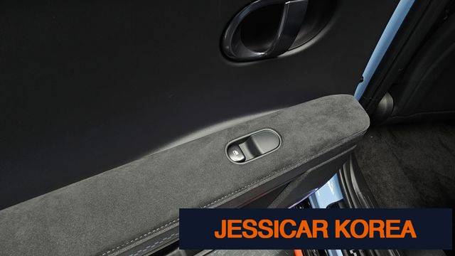2025 Hyundai Ioniq 5 - Thumbnail 2