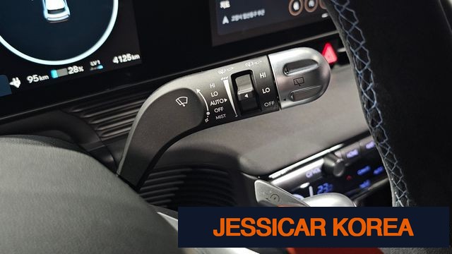 2025 Hyundai Ioniq 5 - Thumbnail 4