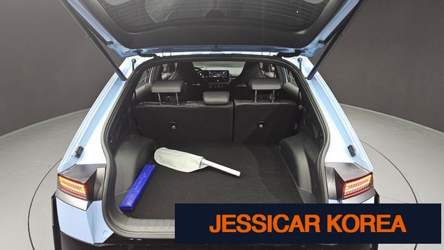 2025 Hyundai Ioniq 5 - Thumbnail 6