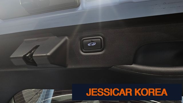 2025 Hyundai Ioniq 5 - Thumbnail 9