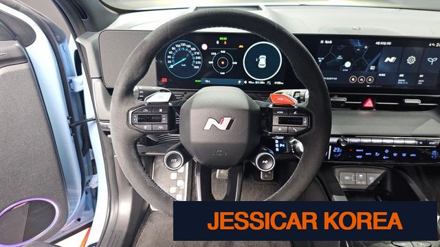 2025 Hyundai Ioniq 5 - Thumbnail 3