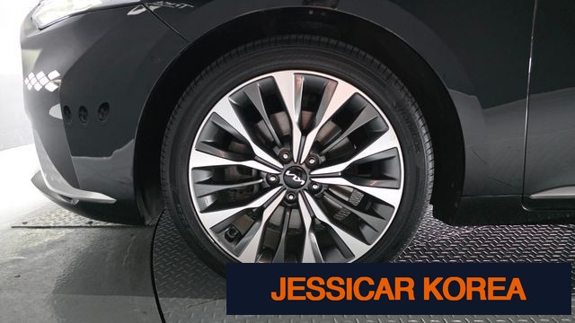 2022 Kia K8 - Thumbnail 2