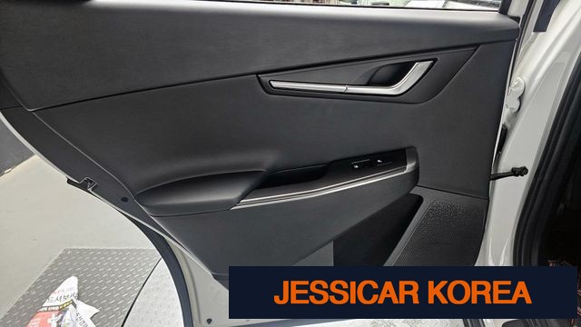 2022 Kia EV6 - Thumbnail 7