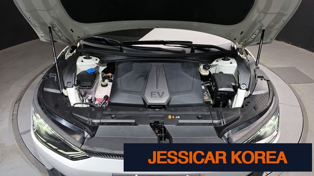 2022 Kia EV6 - Thumbnail 10