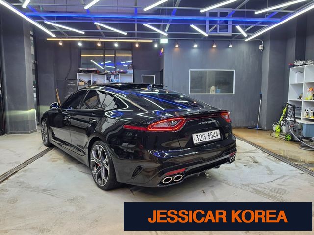 2018 Kia Stinger - Thumbnail 9