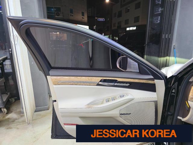 2016 Genesis EQ900 - Thumbnail 3