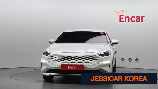 2022 Kia K8 - Thumbnail 2