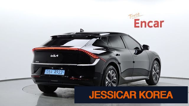 2023 Kia EV6 - Thumbnail 2