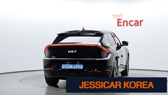 2023 Kia EV6 - Thumbnail 5